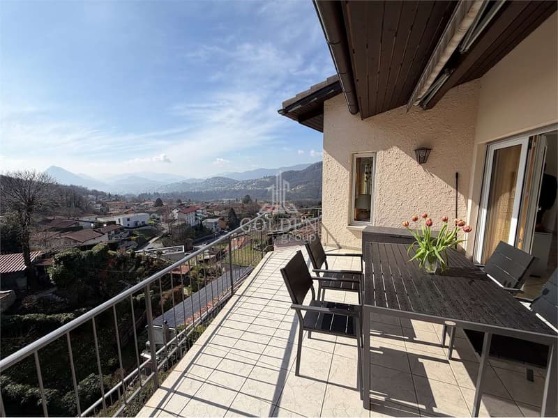Elegante casa panoramica con vista aperta su Lugano  Cadro (3)