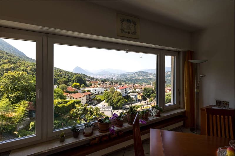 Cadro - Elegante casa unifamiliare con terrazze panoramiche e grande g (2)