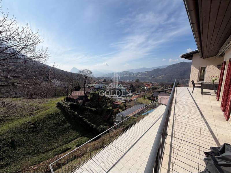 Elegante casa panoramica con vista aperta su Lugano  Cadro (2)
