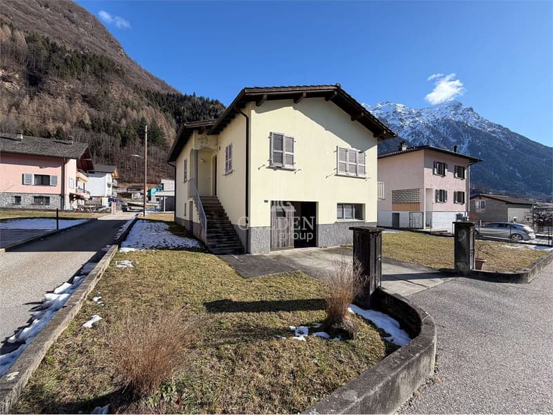 Casa unifamiliare con ampio terreno ad Aquila-Blenio (1)