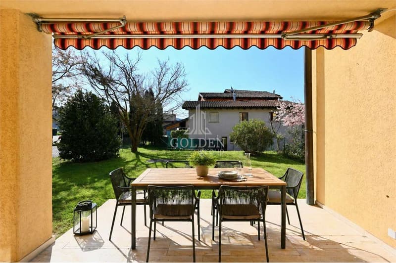 4.5 Locali Ristrutturato con Ampio Giardino Privato a Cureglia (8)