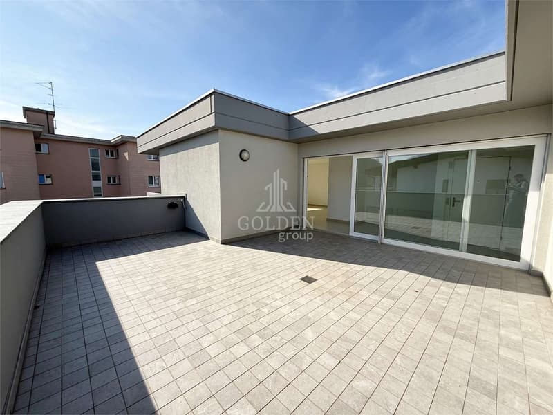 4.5 locali con grande terrazza panoramica e accesso privato al piano a (12)