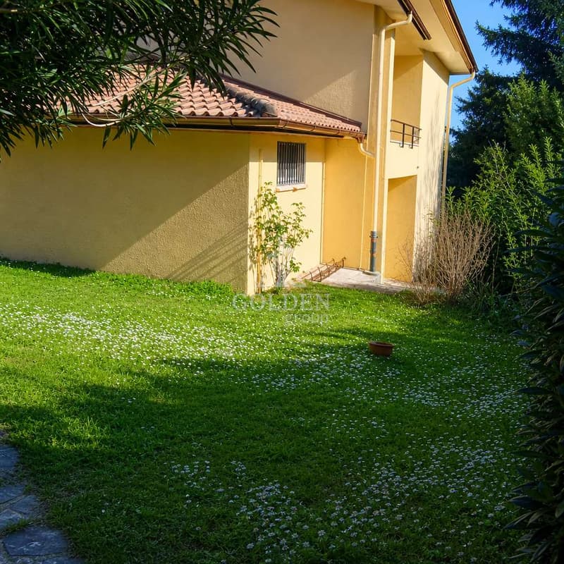 Ampio 4.5 locali ristrutturato con giardino privato a Tremona (13)
