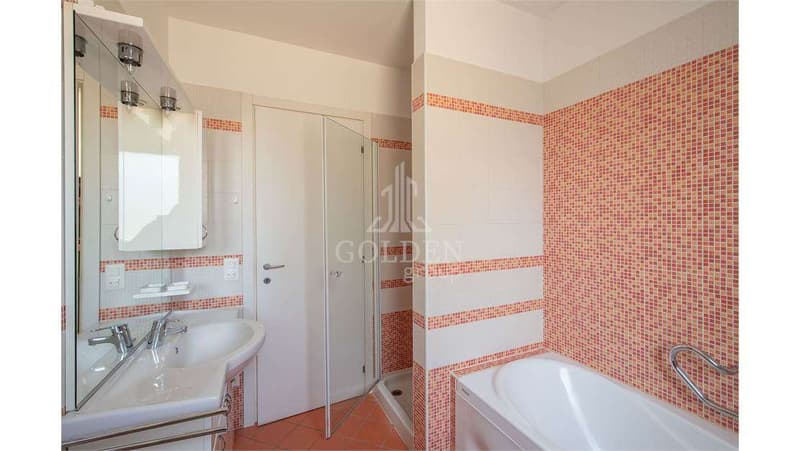 Ampio 2.5 locali con posteggio e giardino privato (7)