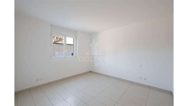 Ampio 2.5 locali con posteggio e giardino privato (4)