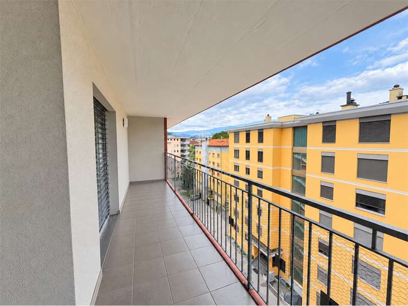 Pregassona: 4,5 locali con ampio balcone e tre camere (9)
