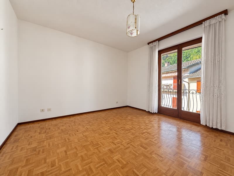 Collina d’Oro: potenziale a reddito o una casa di 7 locali tutta da vivere (5)