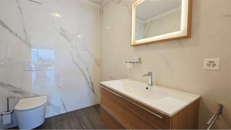 Proprietà d'eccezione - 6,5 locali con piscina e finiture di alto stan (6)