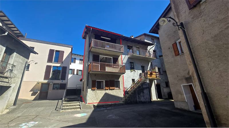 Nucleo di Vezia: casa 3 livelli rinnovata con charme ticinese (2)
