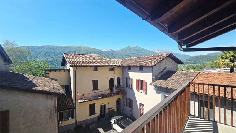 Nucleo di Vezia: casa 3 livelli rinnovata con charme ticinese (13)