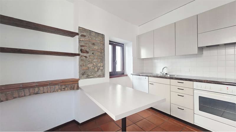 Nucleo di Vezia: casa 3 livelli rinnovata con charme ticinese (7)