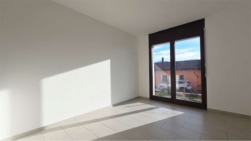 Moderno appartamento di 2.5 locali con terrazza e giardino - Vernate (7)