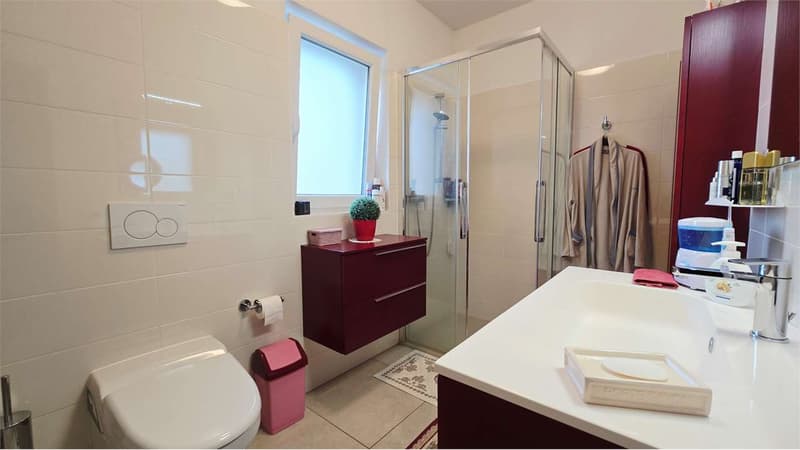Ampio appartamento 4.5 locali in zona tranquilla e verdeggiante (13)