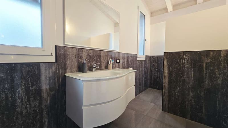 Moderna villetta bifamiliare con 2 appartamenti (10)