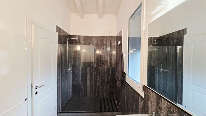 Moderna villetta bifamiliare con 2 appartamenti (8)