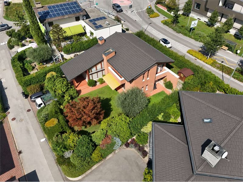 Villa di prestigio, privacy, giardino, possibilità piscina (1)
