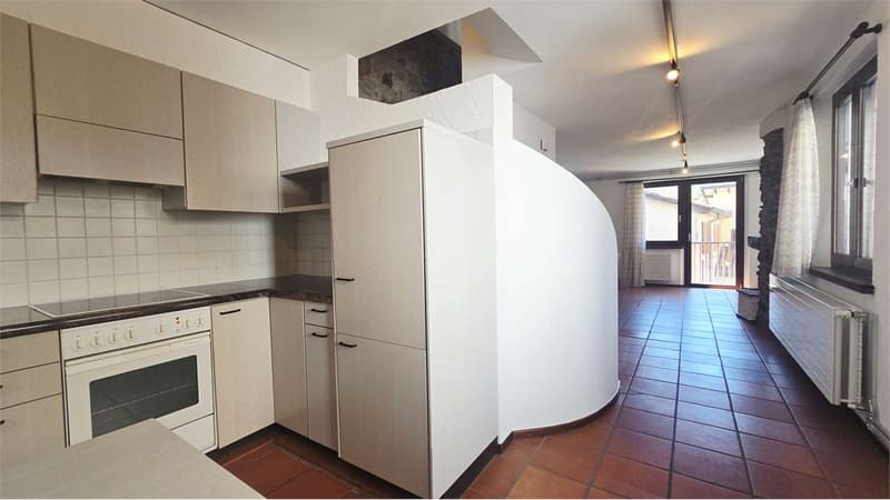 Nucleo di Vezia: casa 3 livelli rinnovata con charme ticinese (2)