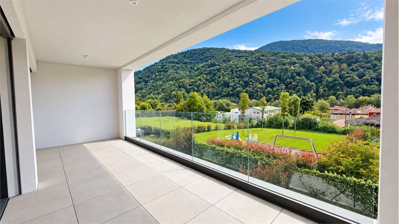 Moderno appartamento 2.5 locali con terrazza nella Residenza Due Laghi (2)