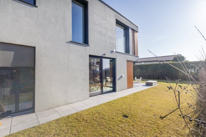 Splendido appartamento duplex di 4.5 locali di recente costruzione  a Comano (14)