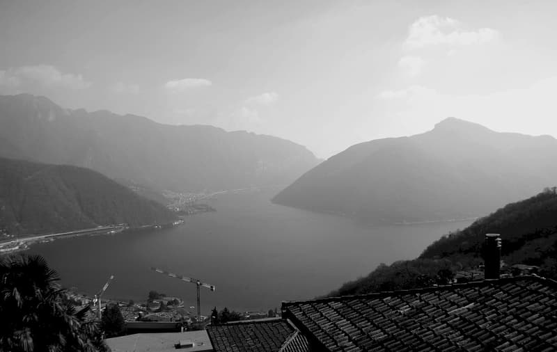 Casa unifamiliare con vista panoramica/ Einfamilienhaus mit Panoramablick in Lugano-Carona (1)