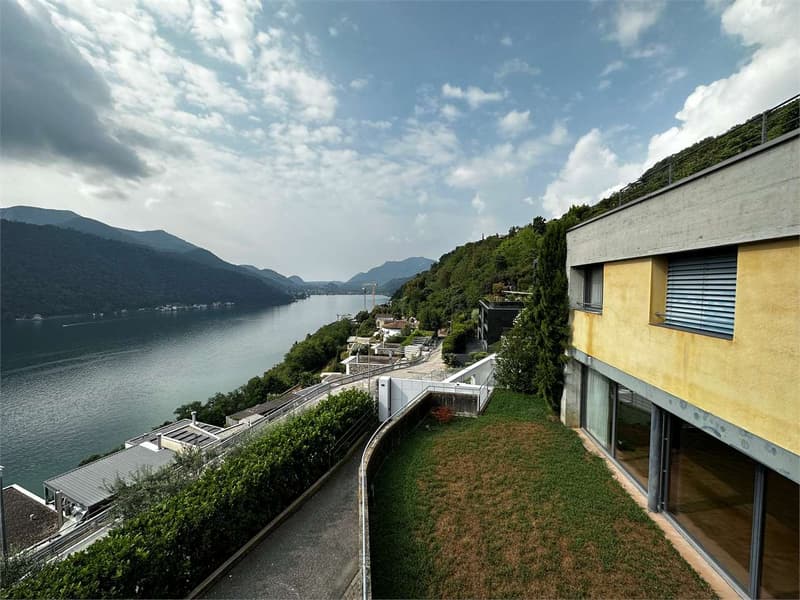 Luminosa e ampia Villa di testa con vista lago e giardino - Rent to bu (11)