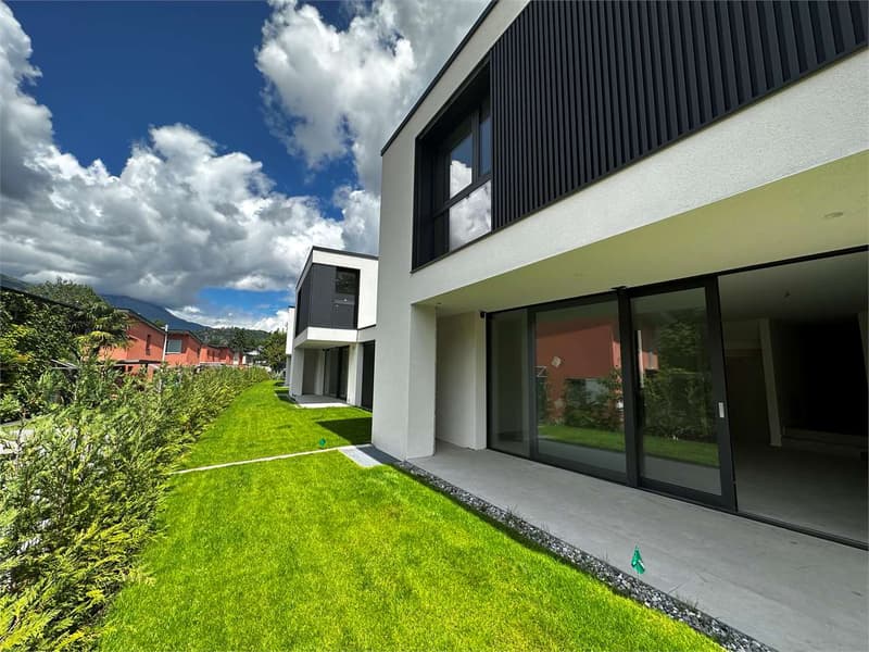 NUOVE VILLE CON GIARDINO IN ZONA RISERVATA (13)