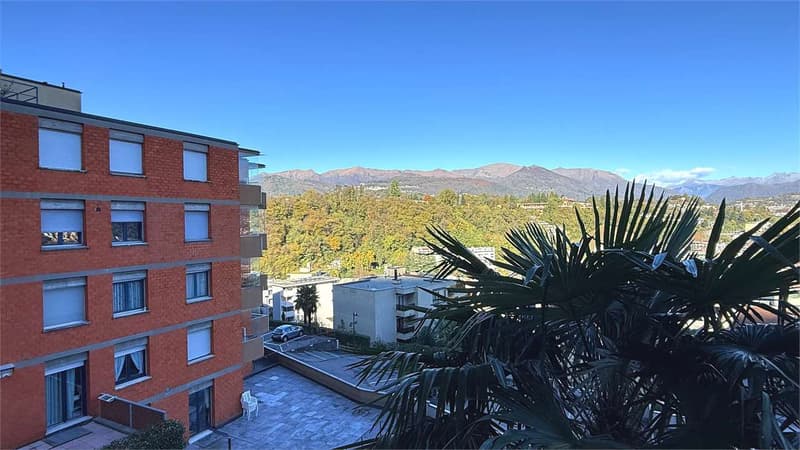 3.5 locali con terrazzo vista lago - grande potenziale a Paradiso (2)