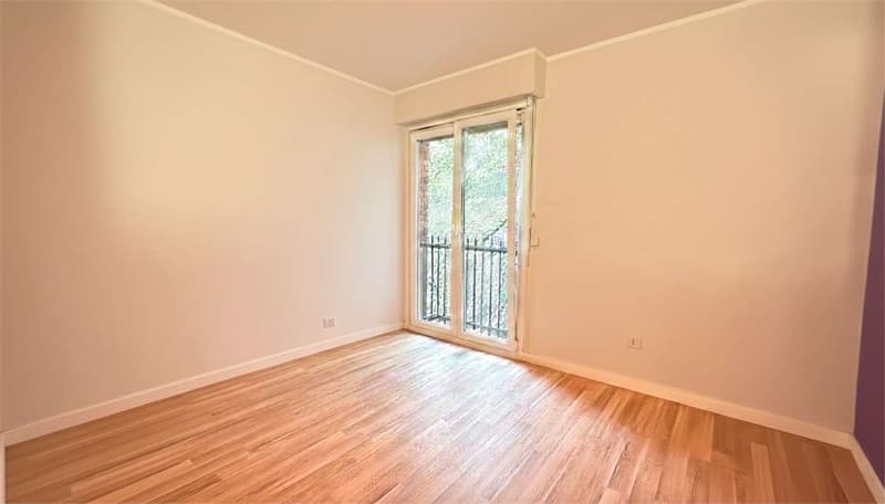 3.5 locali con terrazzo vista lago - grande potenziale a Paradiso (13)
