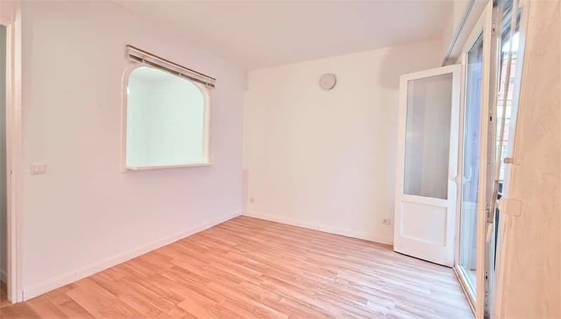 3.5 locali con terrazzo vista lago - grande potenziale a Paradiso (12)