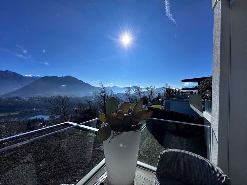 Attico Esclusivo con terrazzo panoramico e Vista sui Due Laghi (6)