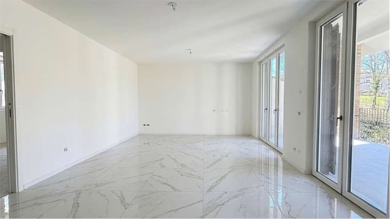 Bizzarone - Residenza Panorama: Trilocale con terrazzo, piscina e vist (9)