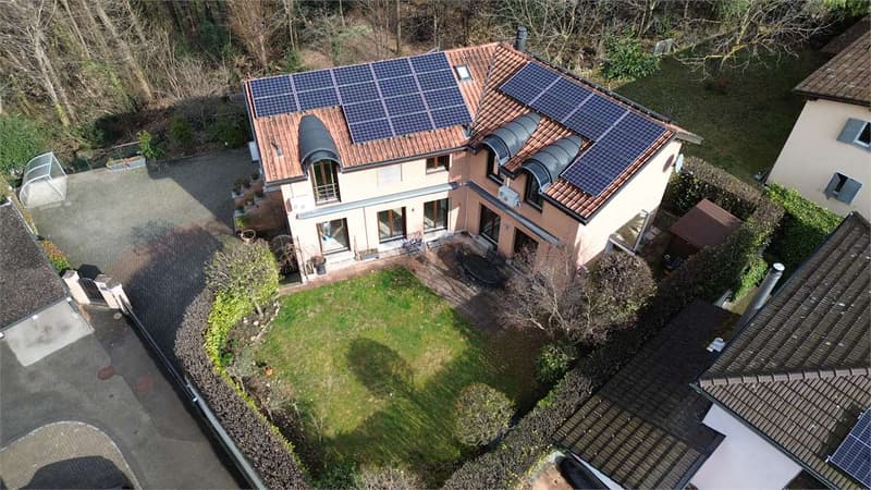 In zona Riservata e nella Natura SIGNORILE VILLA con giardino e bosco (8)