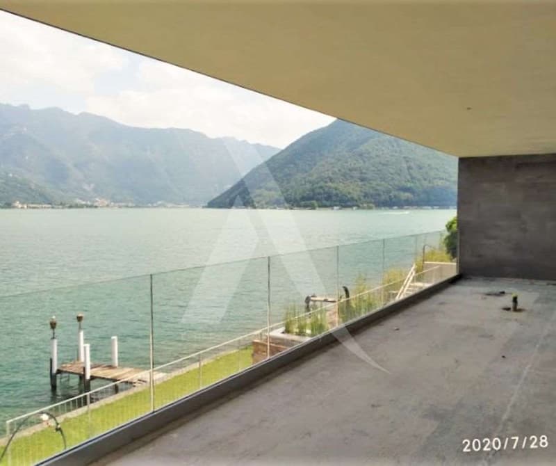 Magnifica villa moderna direttamente a lago da personalizzare (5)