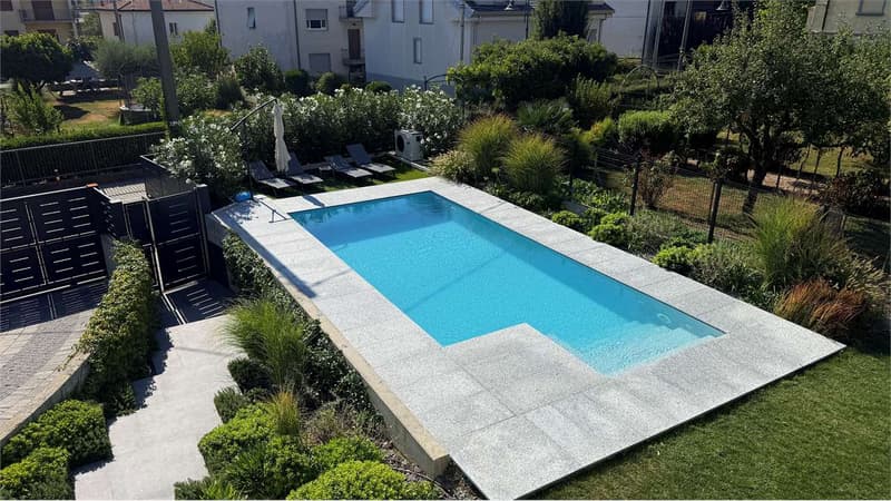 Lussuosa villa moderna con piscina riscaldata e giardino privato (4)