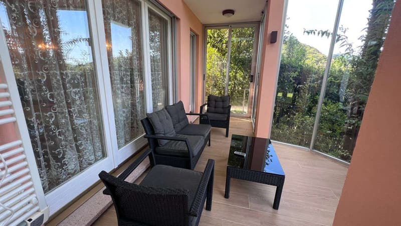 Favolosa Villa vista lago con piscina e giardino (5)