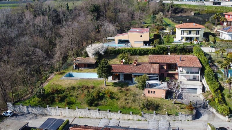 Splendida proprietà bifamiliare con piscina e vista aperta – Besazio (3)