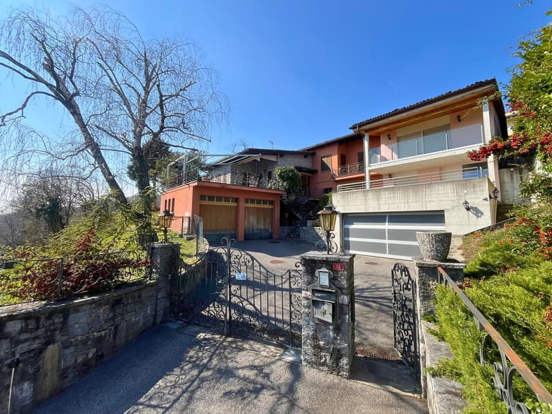 Splendida proprietà bifamiliare con piscina e vista aperta – Besazio (14)