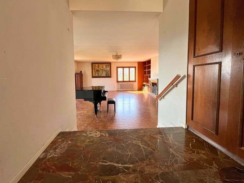Splendida proprietà bifamiliare con piscina e vista aperta – Besazio (9)