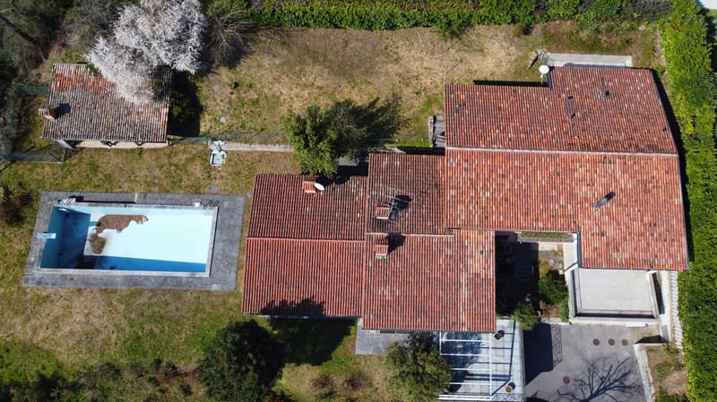 Splendida proprietà bifamiliare con piscina e vista aperta – Besazio (5)