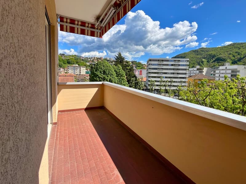 Affittasi luminoso 3.5 in centro Chiasso, in posizione strategica e ben servita (4)
