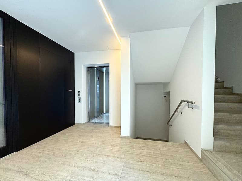 Elegante 4.5 locali al primo piano con terrazza e parziale vista lago (18)