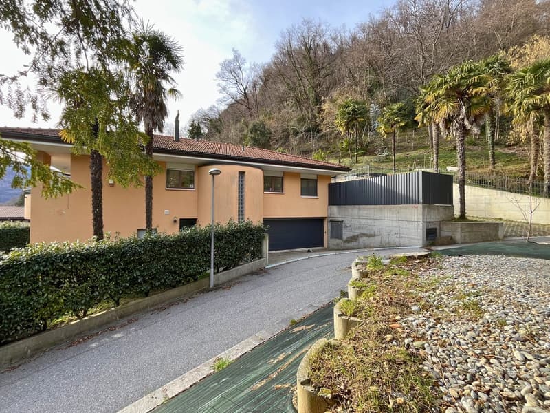 VILLA CON DUE APPARTAMENTI E PARCO PRIVATO A FIGINO (9)