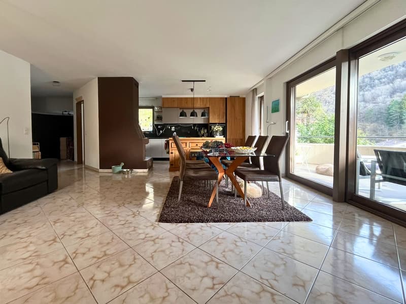 VILLA CON DUE APPARTAMENTI E PARCO PRIVATO A FIGINO (12)