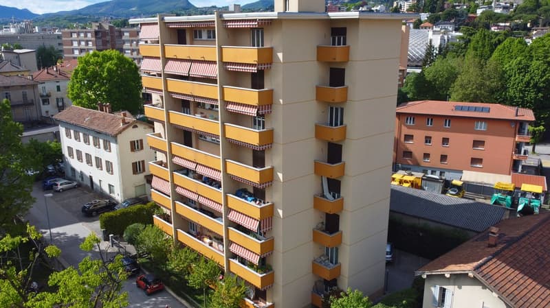 Affittasi luminoso 3.5 in centro Chiasso, in posizione strategica e ben servita (2)