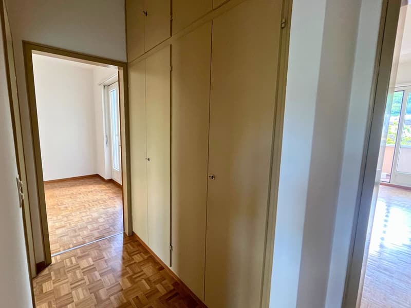 Affittasi luminoso 3.5 in centro Chiasso, in posizione strategica e ben servita (13)