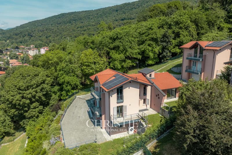 Neubau-Villa mit Garten in Gavirate (5)