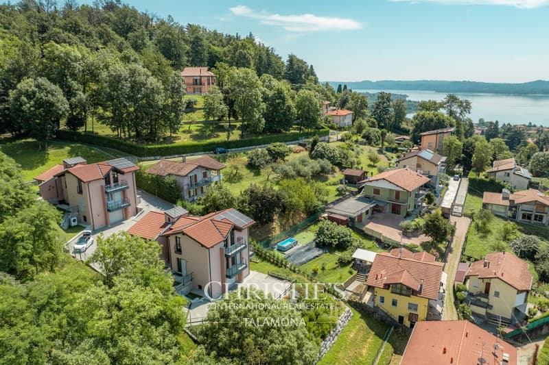 Neubau-Villa mit Garten in Gavirate (6)