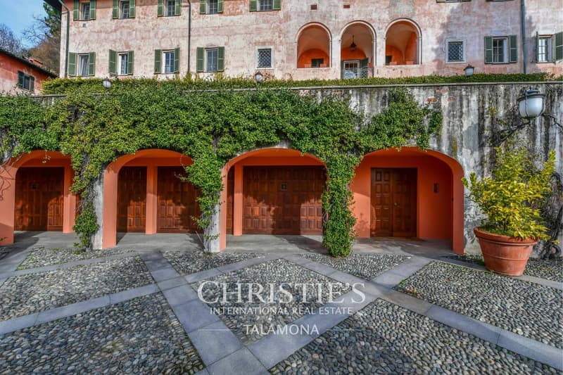 Luxusvilla mit großem Park und historischen Innenräumen in Biella (9)