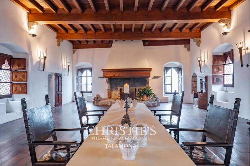 Historisches Schloss in dominanter Lage mit Panoramablick ? Montalto Dora (7)