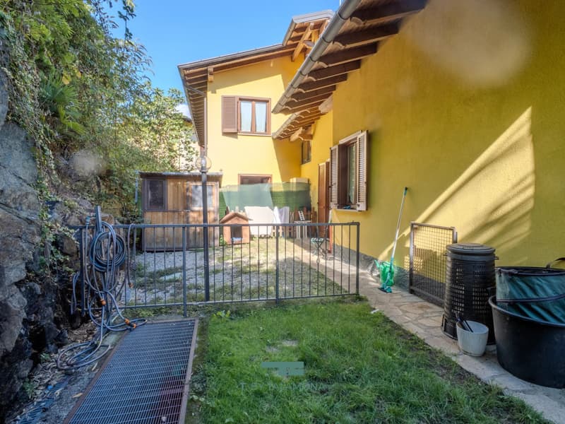 Apartment with garden and garage (6)